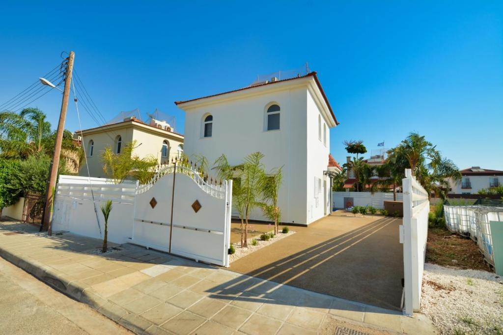 Villa Mario - 2Min Walk From Kapparis Beach Paralímni Eksteriør bilde